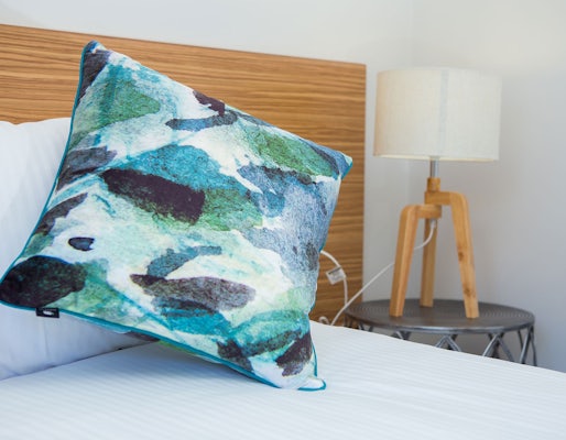 toowoomba accommodation bedroom pillows 3 nightcap at federal hotel